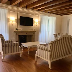 Cavour44 - Palazzo Canossa Apartamento