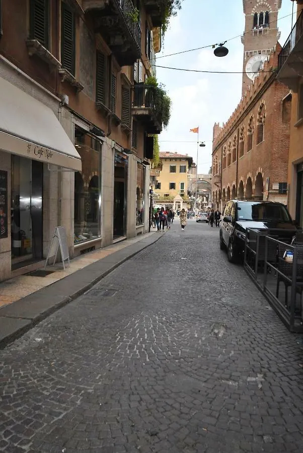Studio 5 Apartment Verona Italy
